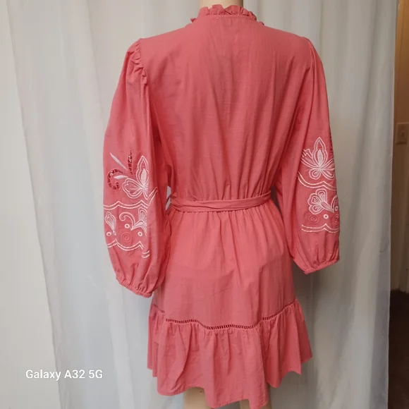 SEE AND BE SEEN SIZE M Embroidered Pink Dress - Picture 10 of 16